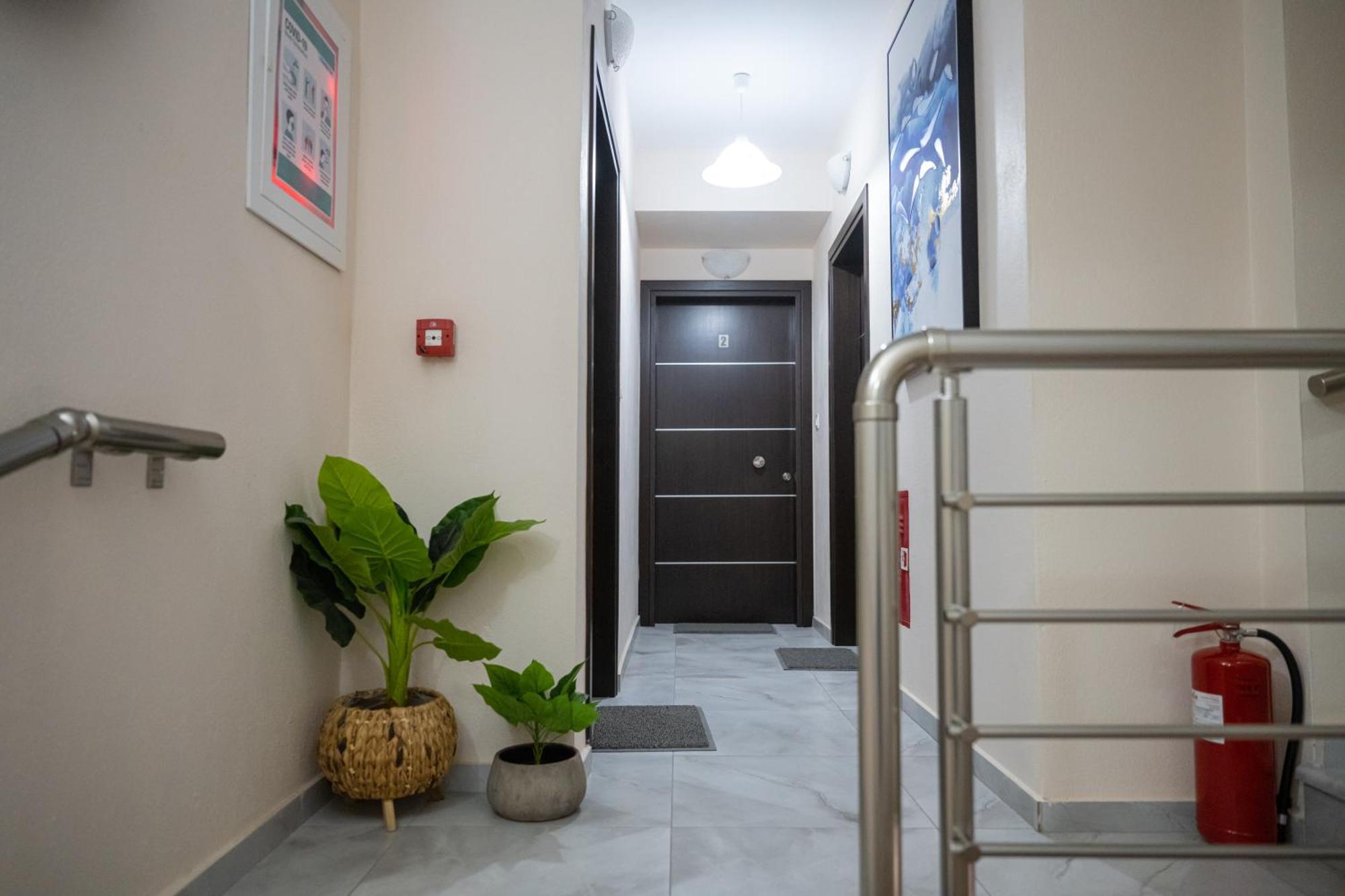 Theo And Irin'S Houses Flogita Luaran gambar